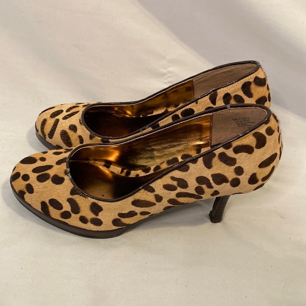 Hot in Hollywood Calf Hair Leopard Print Heels Shoes Size 9 Pumps